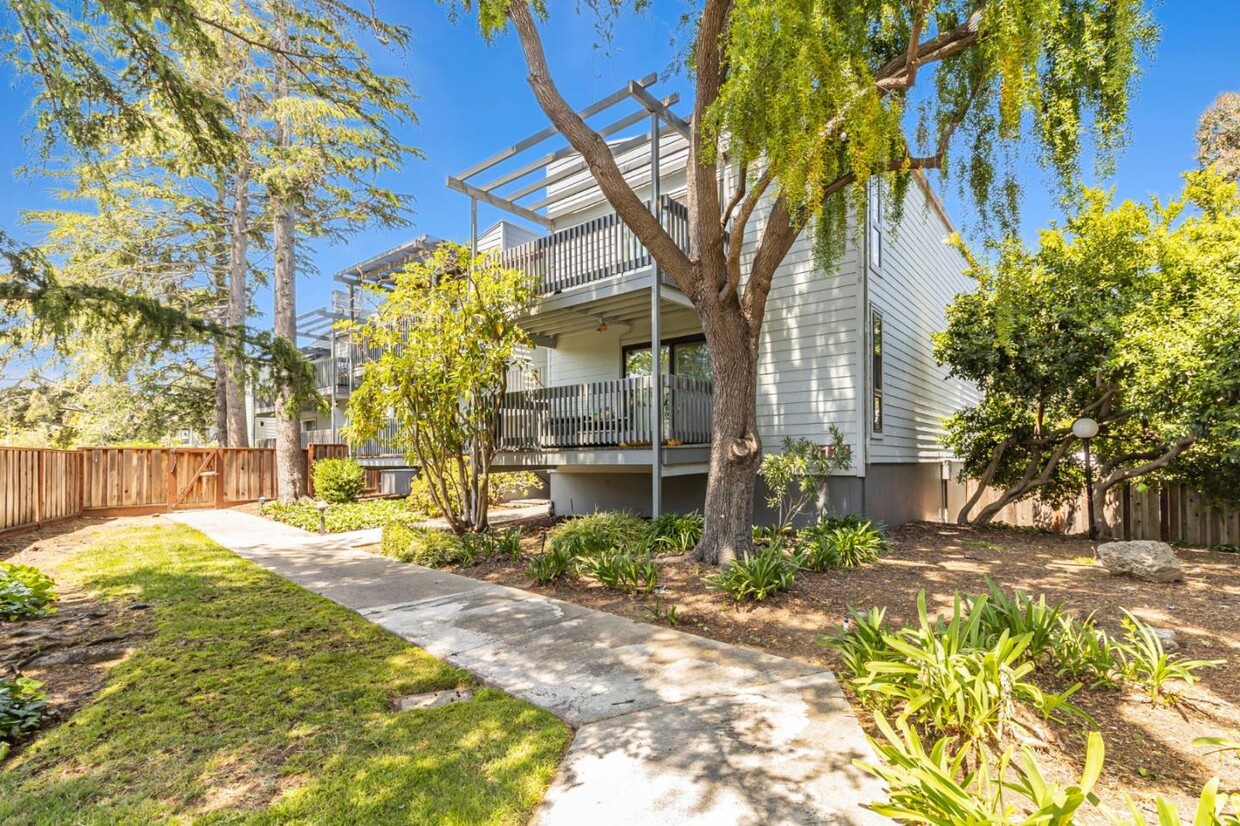 Foto principal - 4175 George Ave