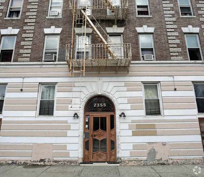 Foto del edificio - 2355 Southern Blvd