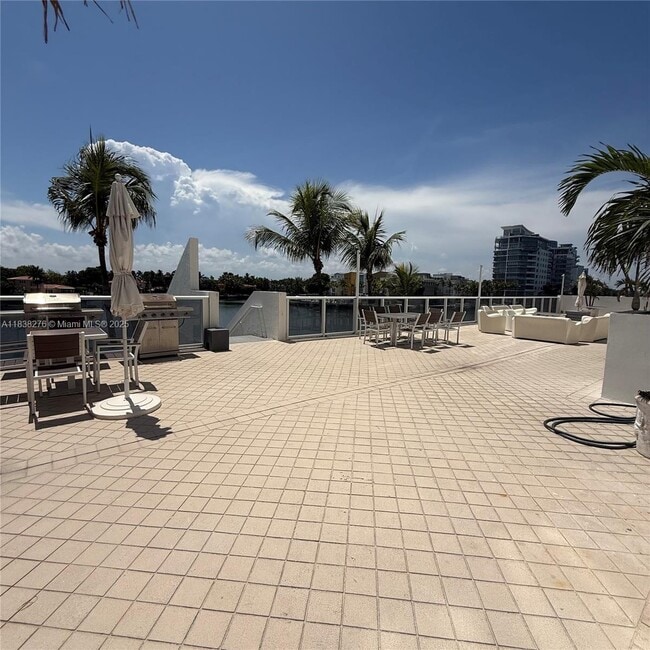 Building Photo - 5880 Collins Ave