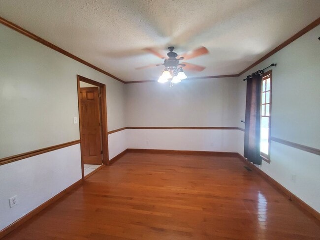 Building Photo - 6000 Lake Trail ~ Arran Lakes West