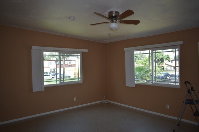 Spacious Living Room w/ view - 417 W Shamrock St