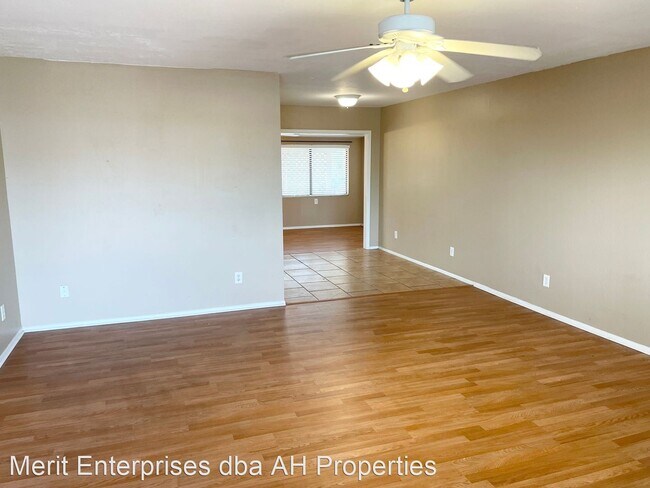 Building Photo - 2 br, 2.5 bath House - 325 PERETZ CIR