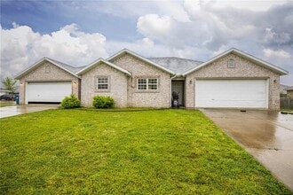 Building Photo - 4103 SW Chapelstone Ave