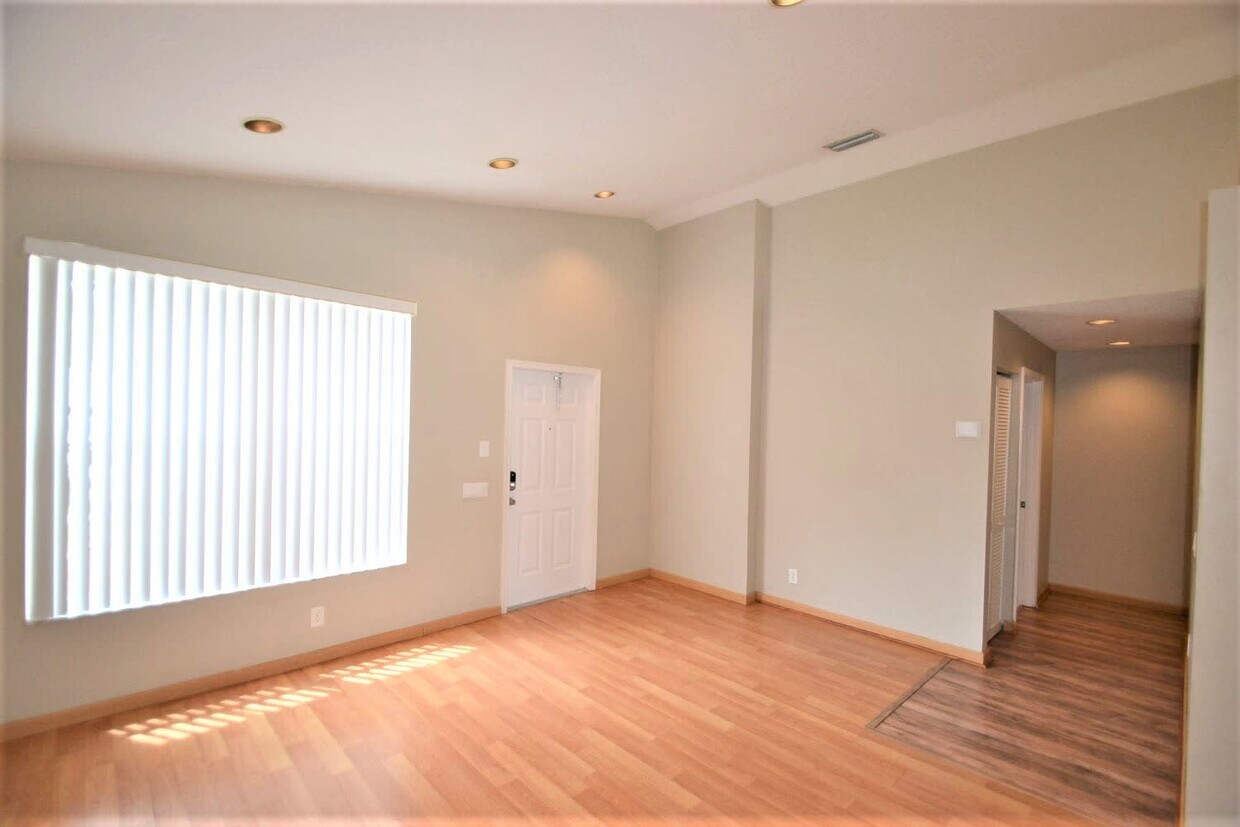 Foto principal - 803 Savannah Falls Dr