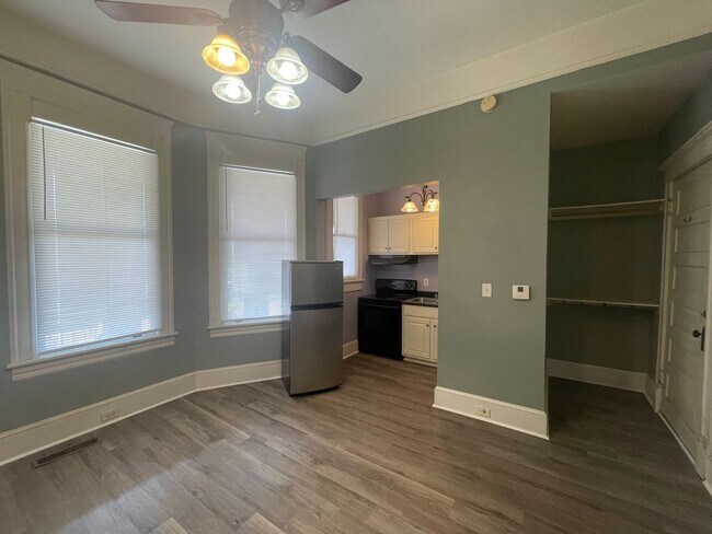 Foto del edificio - 946 Magnolia St