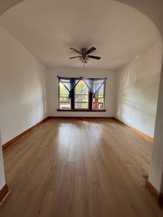 Building Photo - 7337 N Honore St