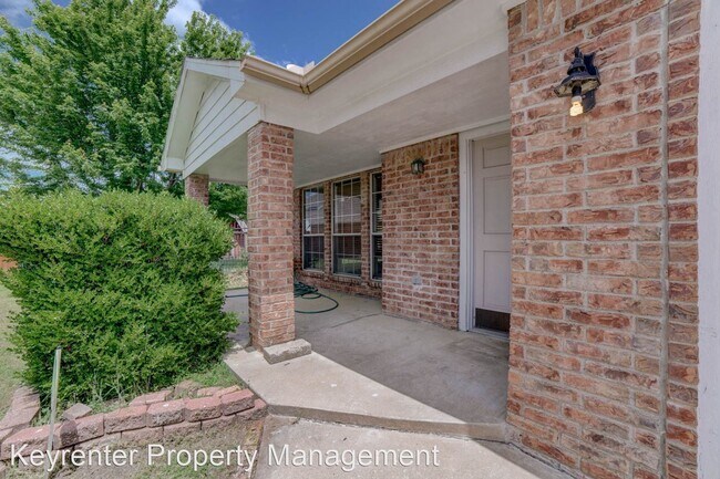 Foto del edificio - 3 br, 2 bath House - 306 E Granger Place