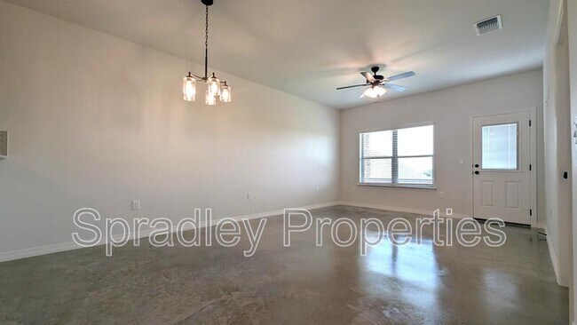 Foto del edificio - 301A Juniper Dr