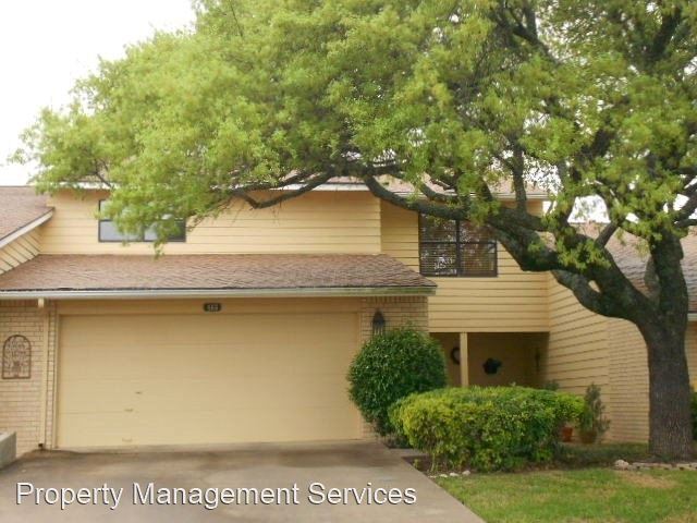 Primary Photo - 3 br, 2.5 bath House - 408 Summit Circle