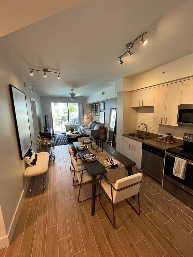 Foto principal - 2131 NE 167th St
