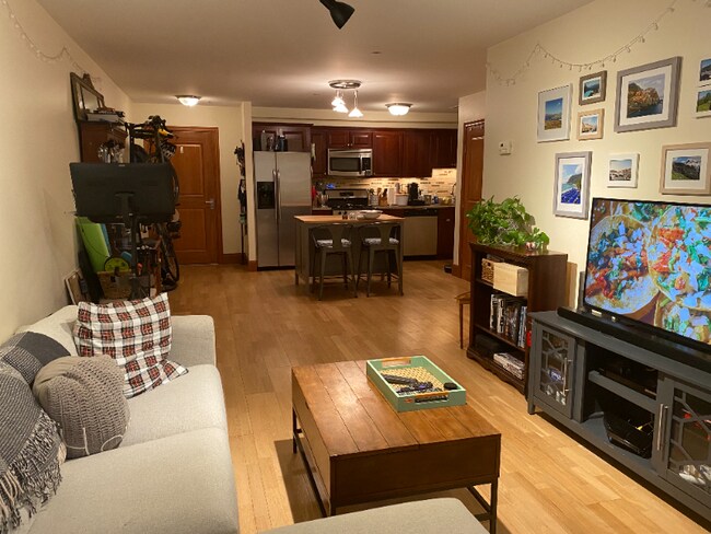 Foto del edificio - 2440 Massachusetts Ave