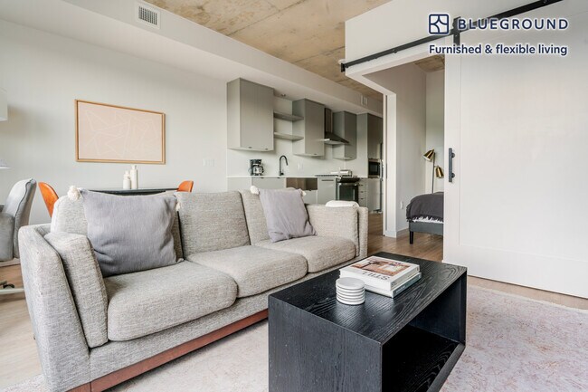 Foto del edificio - 3030 Potomac Ave