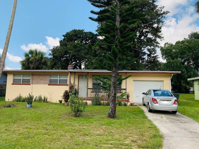 Primary Photo - 112 Oakwood Dr