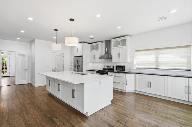 Foto del edificio - Midtown Tulsa | 4 Bed | 2 Bath | 2,010 SQFT