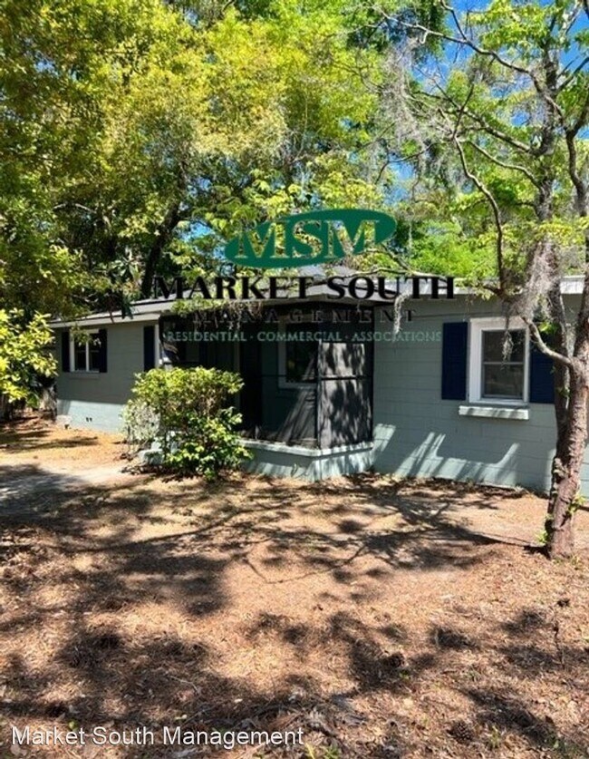 Building Photo - 3 br, 1 bath House - 702 W. 59th Street