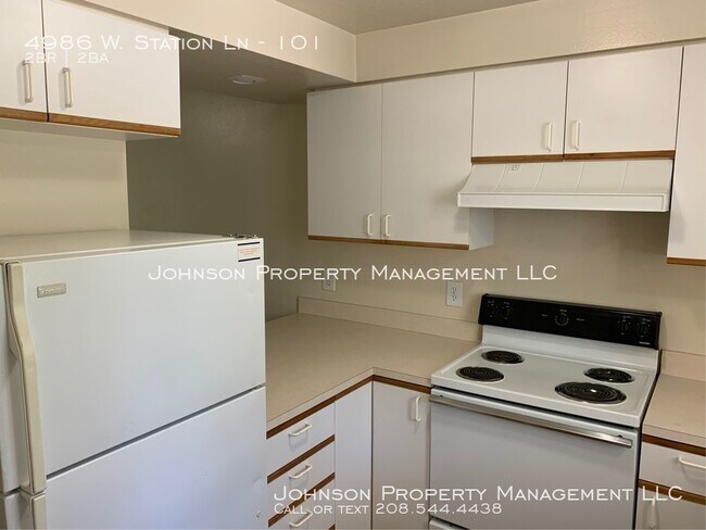 Building Photo - 4986 W Station Ln #101