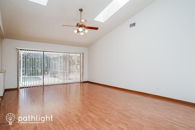 Building Photo - 6214 Iroquois Ct