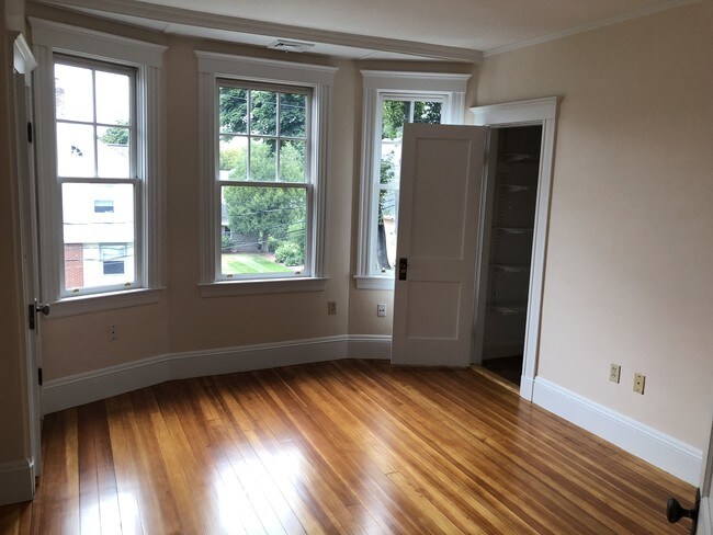 Building Photo - 64 Highland Ave
