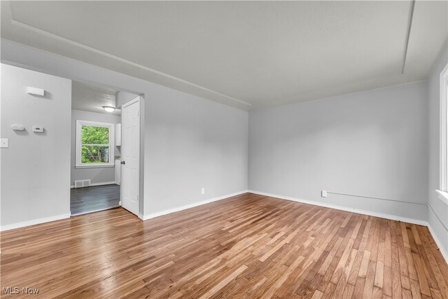 Building Photo - 4472 E 156th St