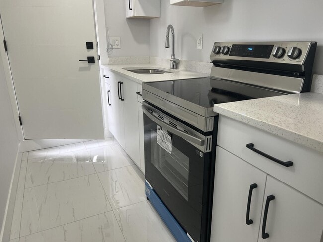 Building Photo - 166XX-1618A 18A Ave