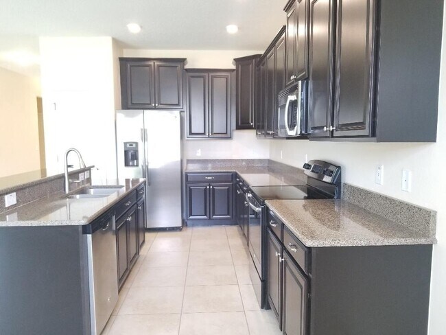 Foto del edificio - 15186 Evergreen Oak Loop