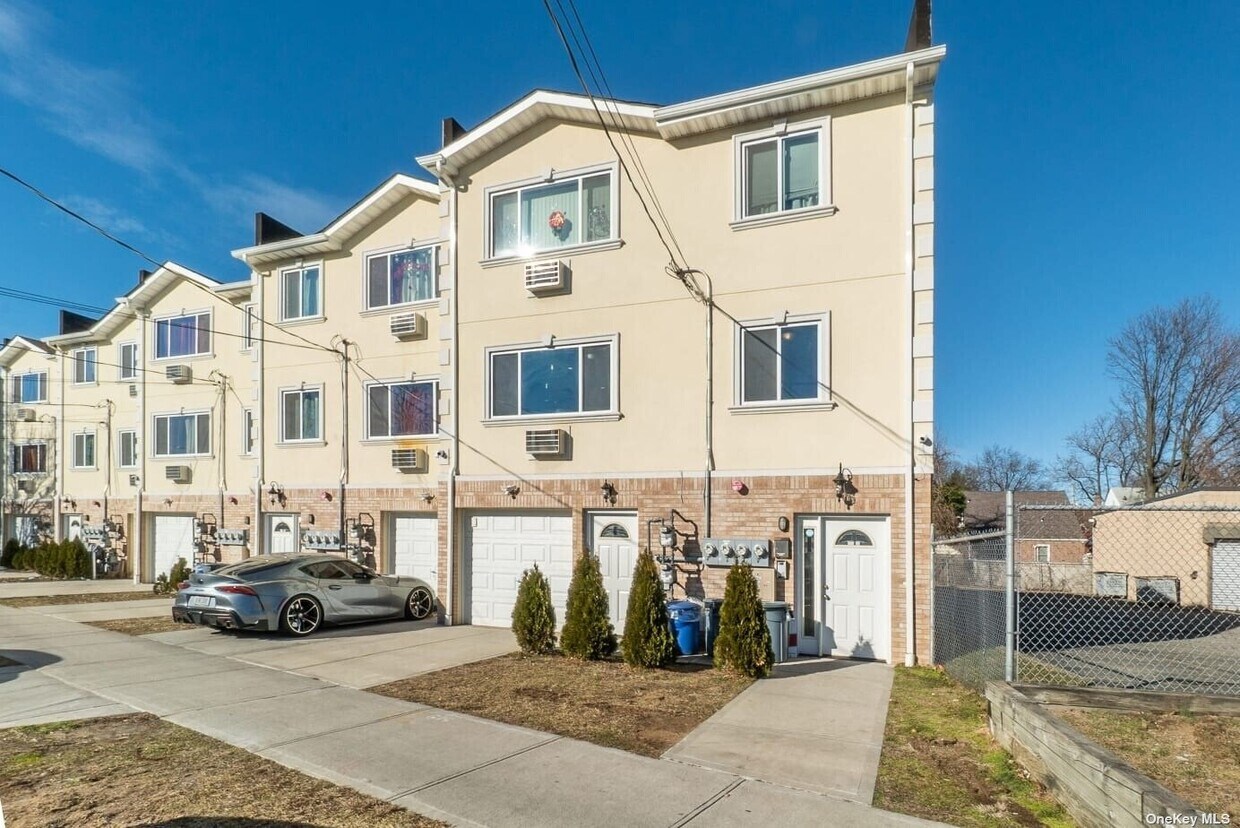Primary Photo - 172-33 Baisley Blvd