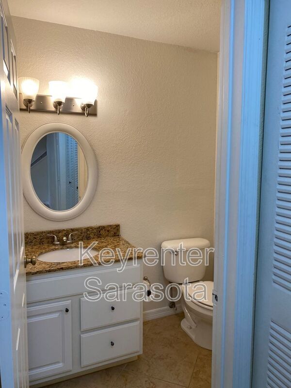 Building Photo - 850 S Tamiami Trl