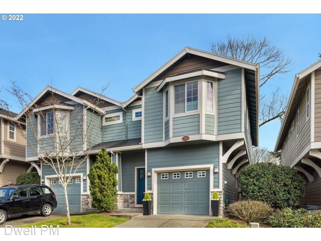 3 br, 2.5 bath House 2150 NE Multnomah St House Rental in Portland