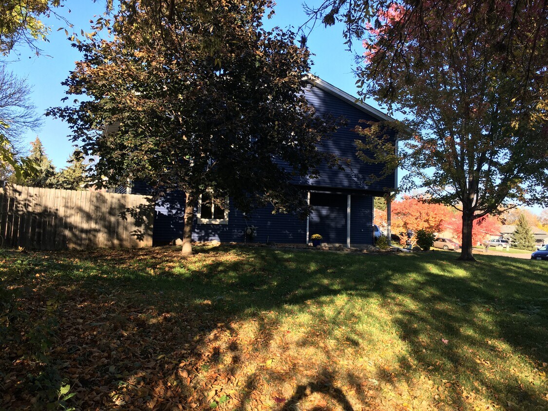 Building Photo - 4275 Ximines Ln N
