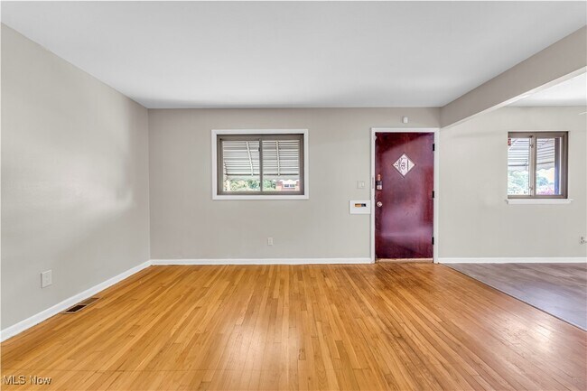 Foto del edificio - 4728 E 176th St