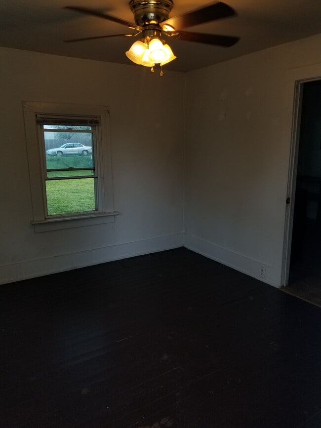 Building Photo - 127 Cherry St