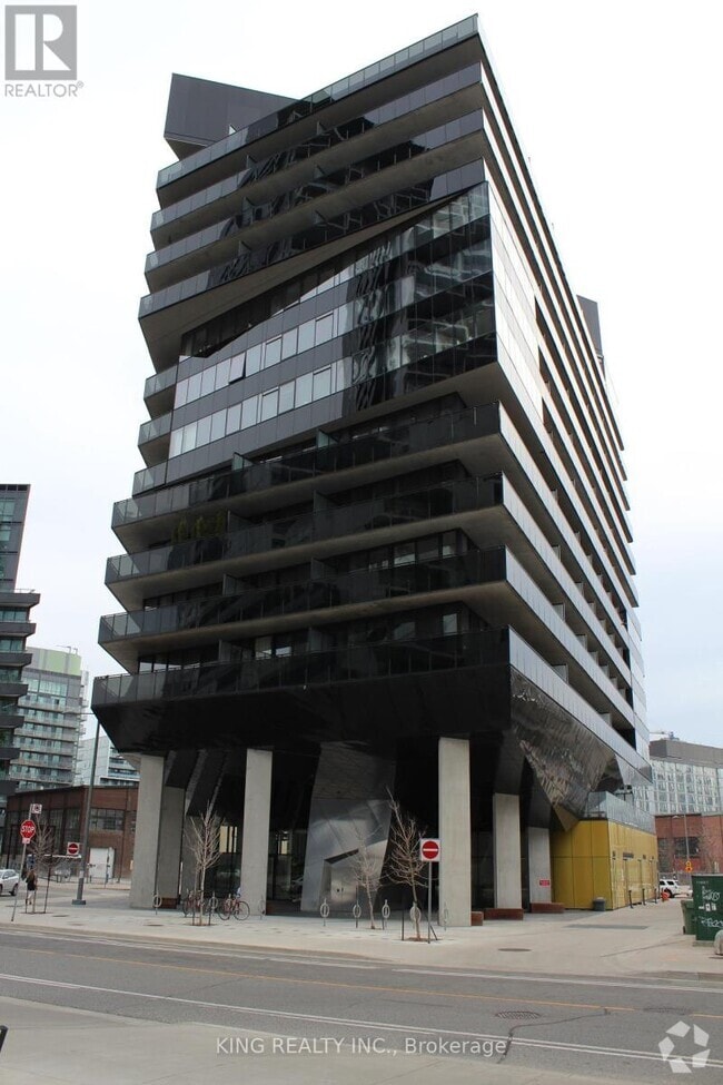 Building Photo - 21-921 Lawren Harris Square