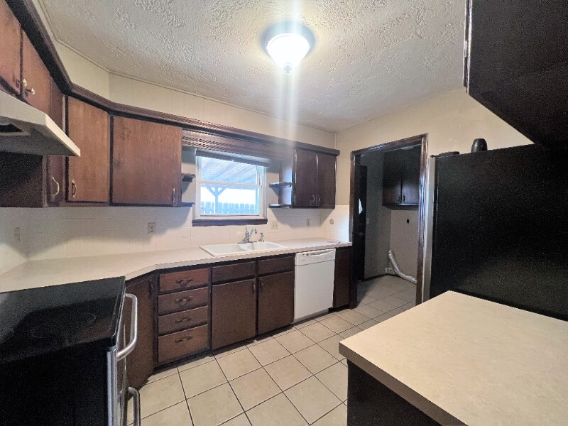 Primary Photo - 1603 Timberline Dr