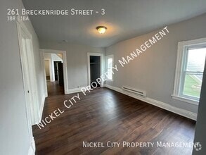 Building Photo - 261 Breckenridge St