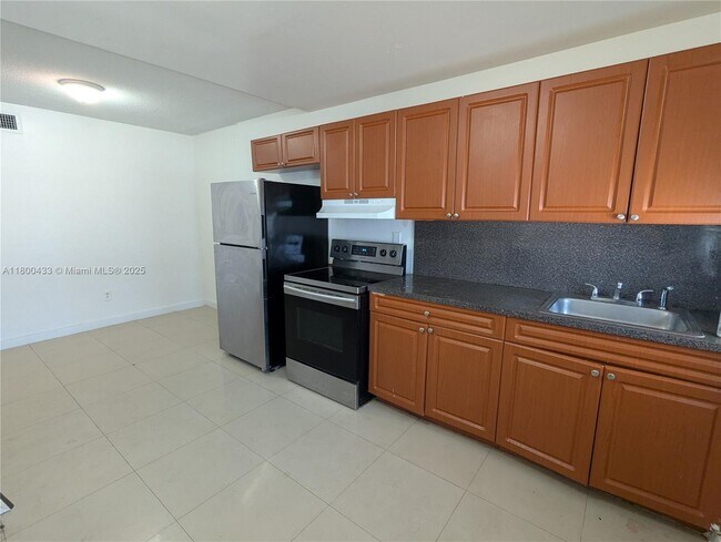 Foto del edificio - 11855 NE 19th Dr