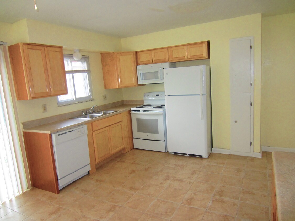 Primary Photo - 5621 Ironwood Ct