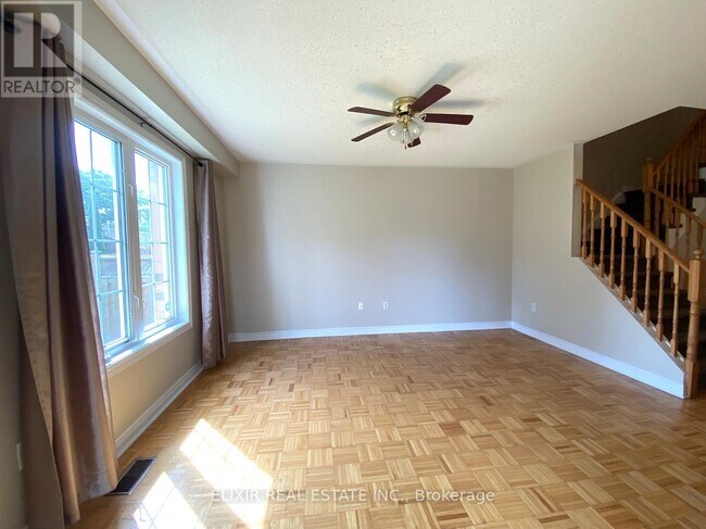 Building Photo - 14 Dunvegan Crescent