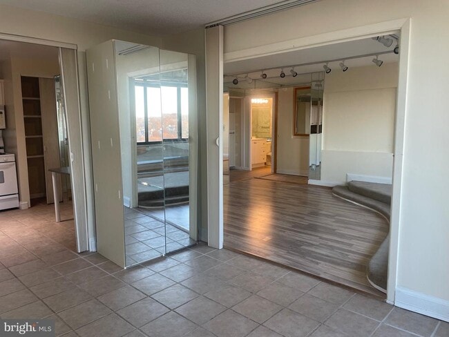 Building Photo - 5225 Pooks Hill Rd