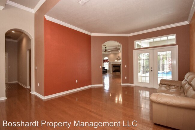Building Photo - 4 br, 3.5 bath House - 7077 SW 34th Place
