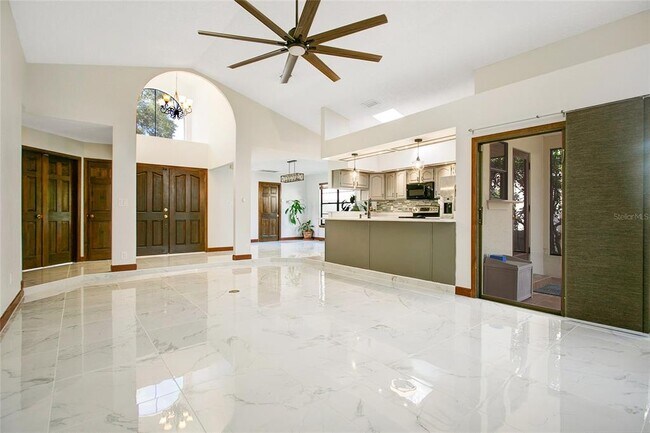 Building Photo - 1501 Oak Tree Ct