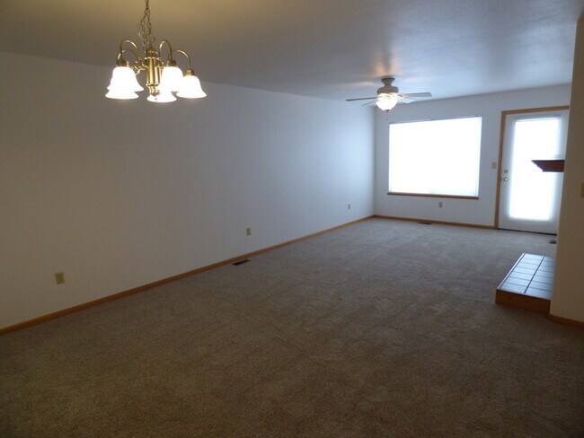 Foto del edificio - 2 Bedroom Townhome in Northwest Loveland