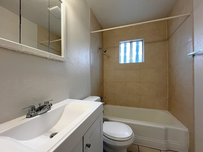 Foto del edificio - 429 Tennessee St NE