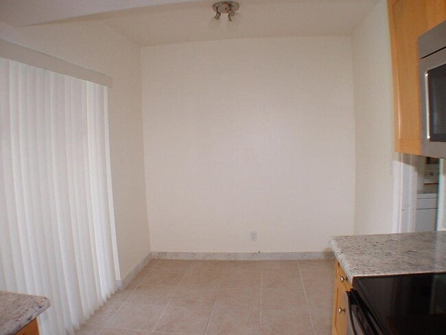 Foto del edificio - 590 NE Wavecrest Way