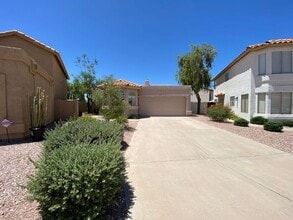 Building Photo - 11014 N 111th Way