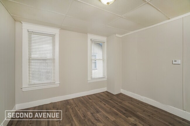 Building Photo - 225 S 39th St