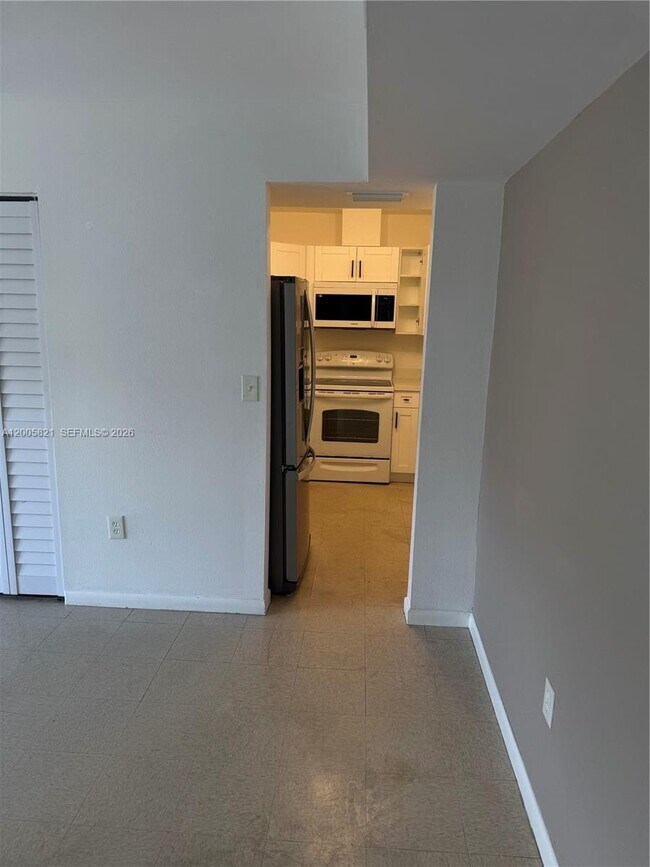 Foto del edificio - 4845 NW 7th St