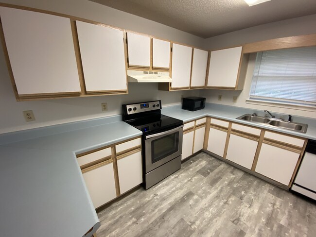 Foto del edificio - 2807 Bradford Pl NW