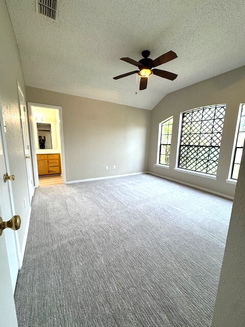 Foto del edificio - 2225 Pebble Beach Dr
