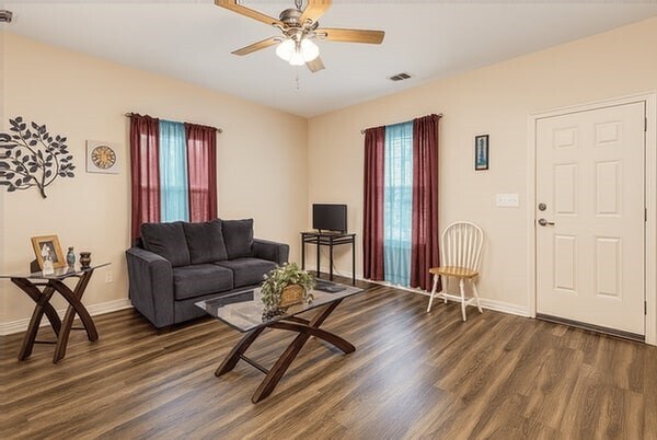 Foto del edificio - 8306 Flintridge Dr