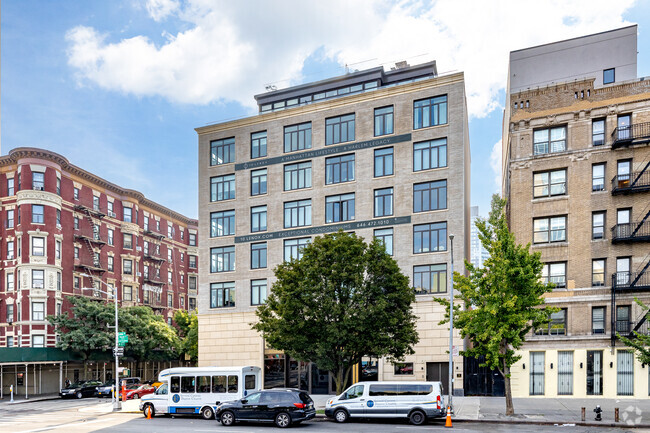 Building Photo - 60 W 111th St